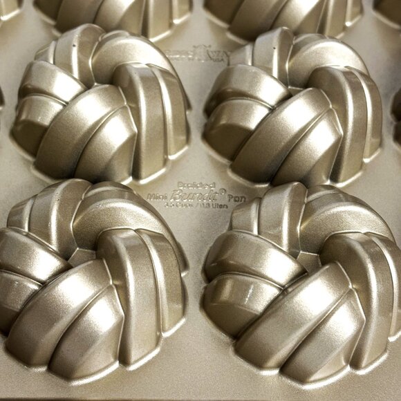 Nordic Ware Mini Braided Bundt Cakelet Pan - Picture 6 of 13